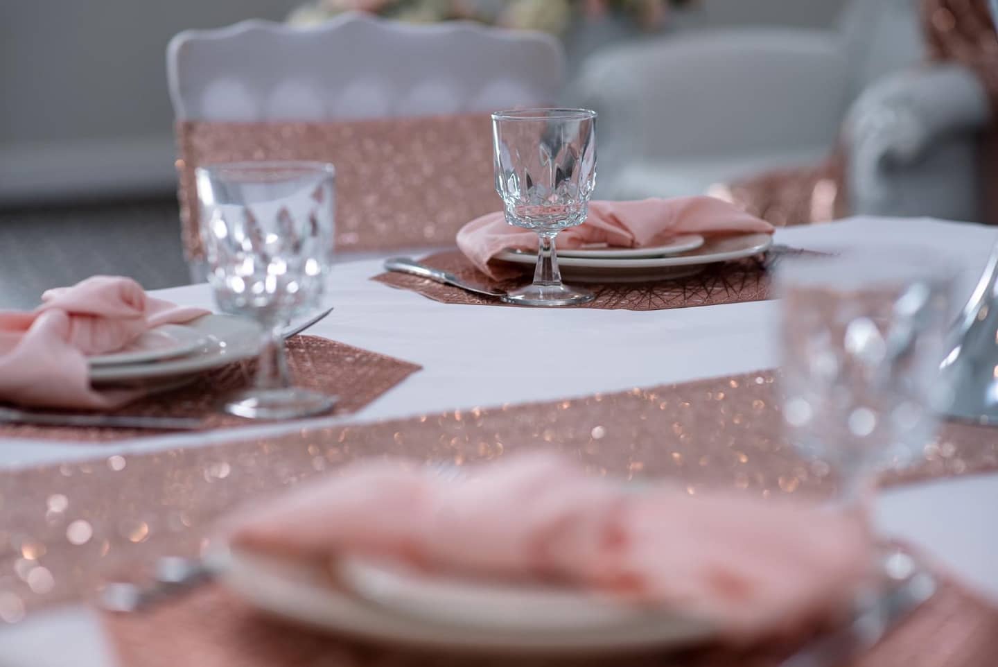 rose gold table decor for party