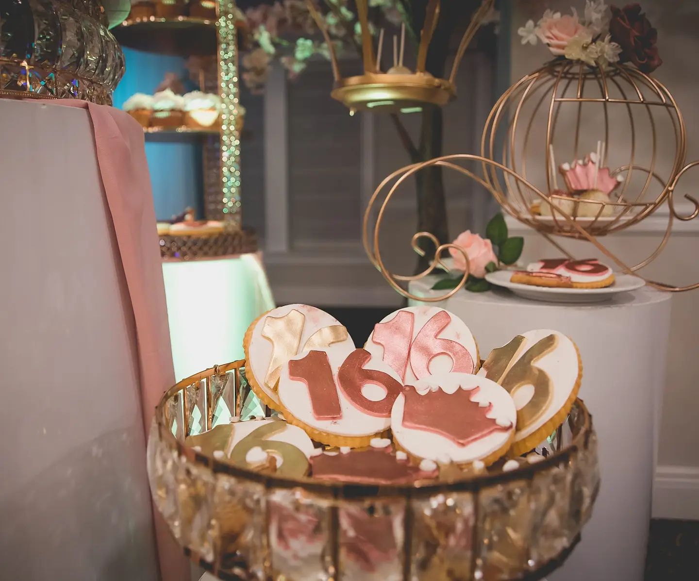 gold sweet 16 cookies