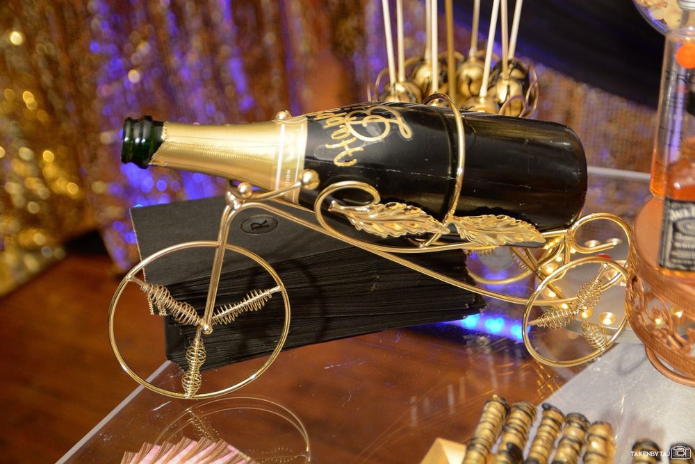 champagne bottle stand