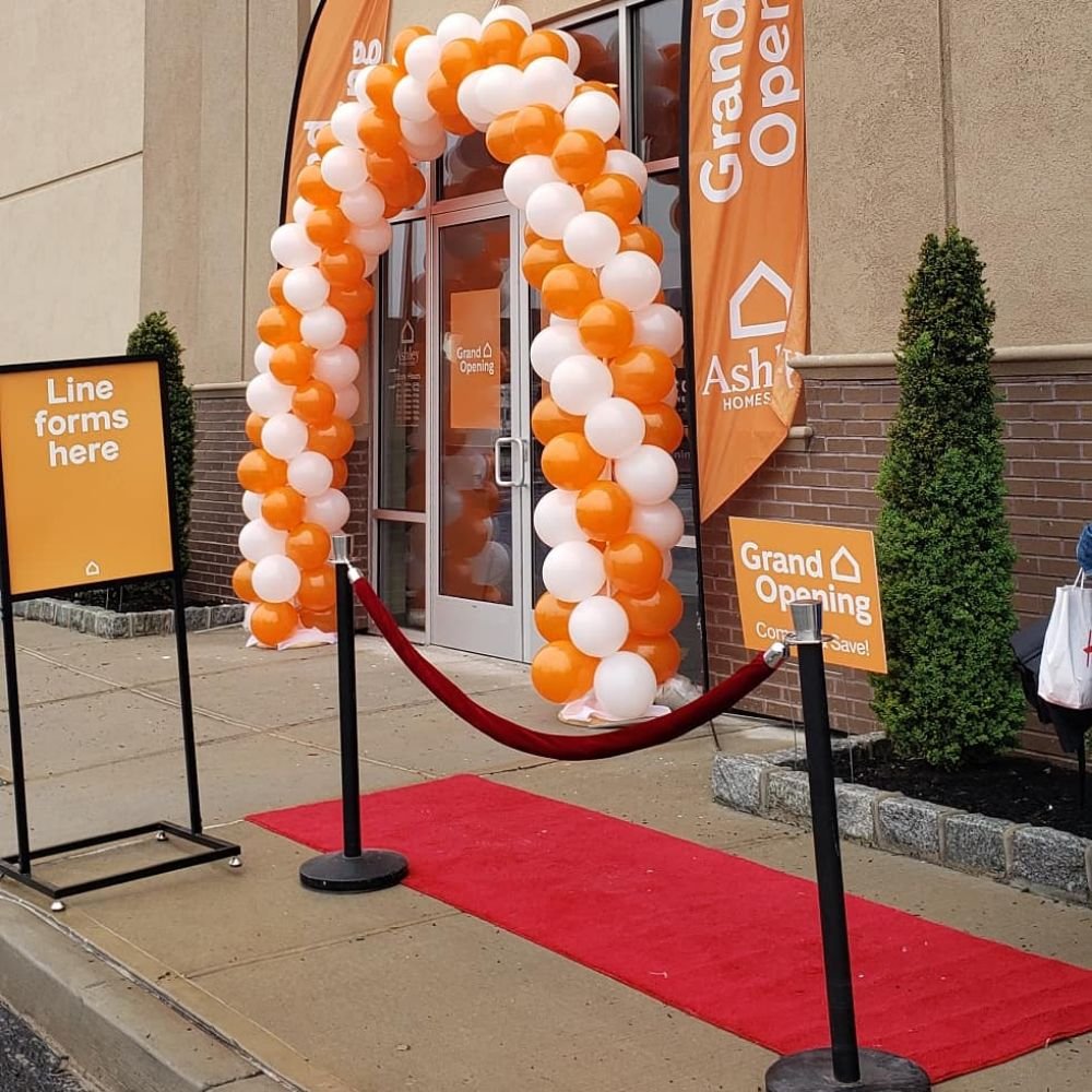 balloon arch for business grand opening